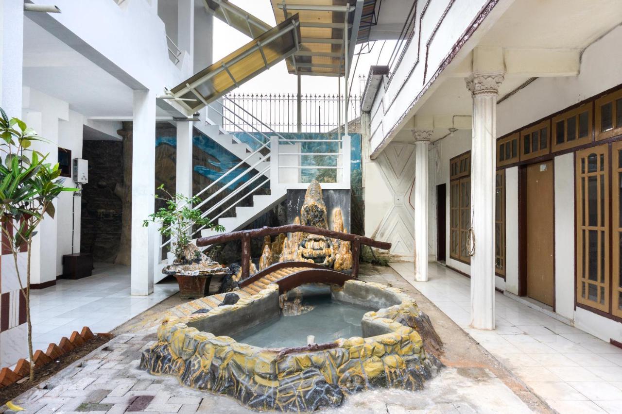 Reddoorz At Pujon Malang Otel Batu  Dış mekan fotoğraf