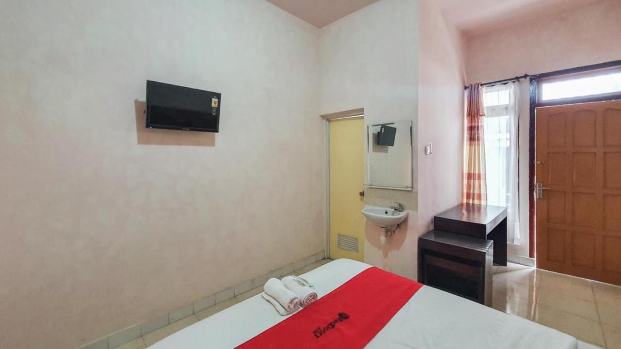 Reddoorz At Pujon Malang Otel Batu  Dış mekan fotoğraf