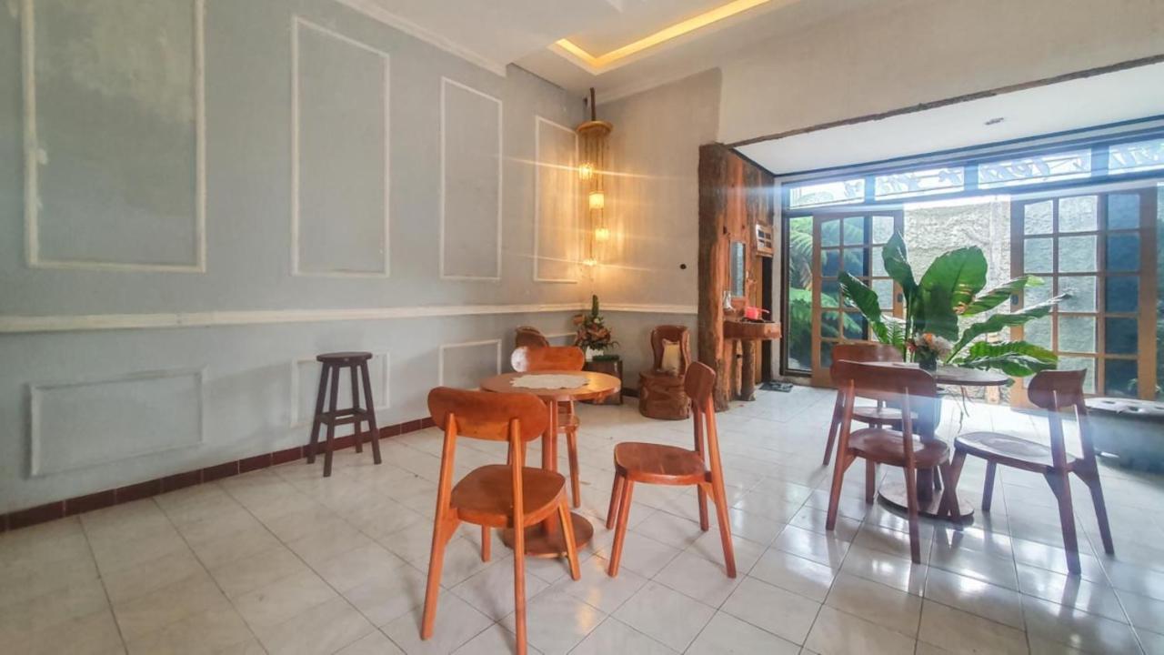 Reddoorz At Pujon Malang Otel Batu  Dış mekan fotoğraf